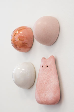 Blush Ceramic Dome Set With Creature (4)