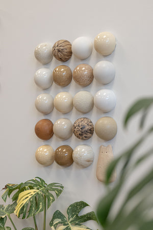 Ceramic Dome Gathered Stones Set With Creature (20)