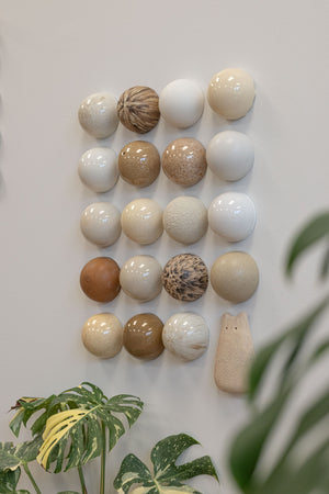 Ceramic Dome Gathered Stones Set With Creature (20)