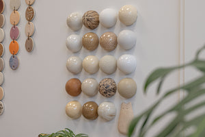 Ceramic Dome Gathered Stones Set With Creature (20)
