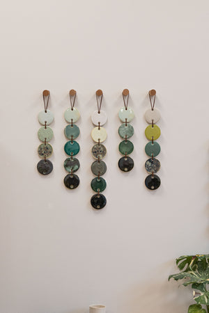 Green Pastures Daisy Chains Display of 5