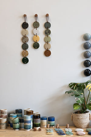 Moss & Stone Daisy Chains Display of 3