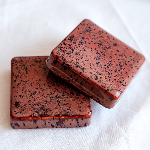 Wall Checker Peppered plum